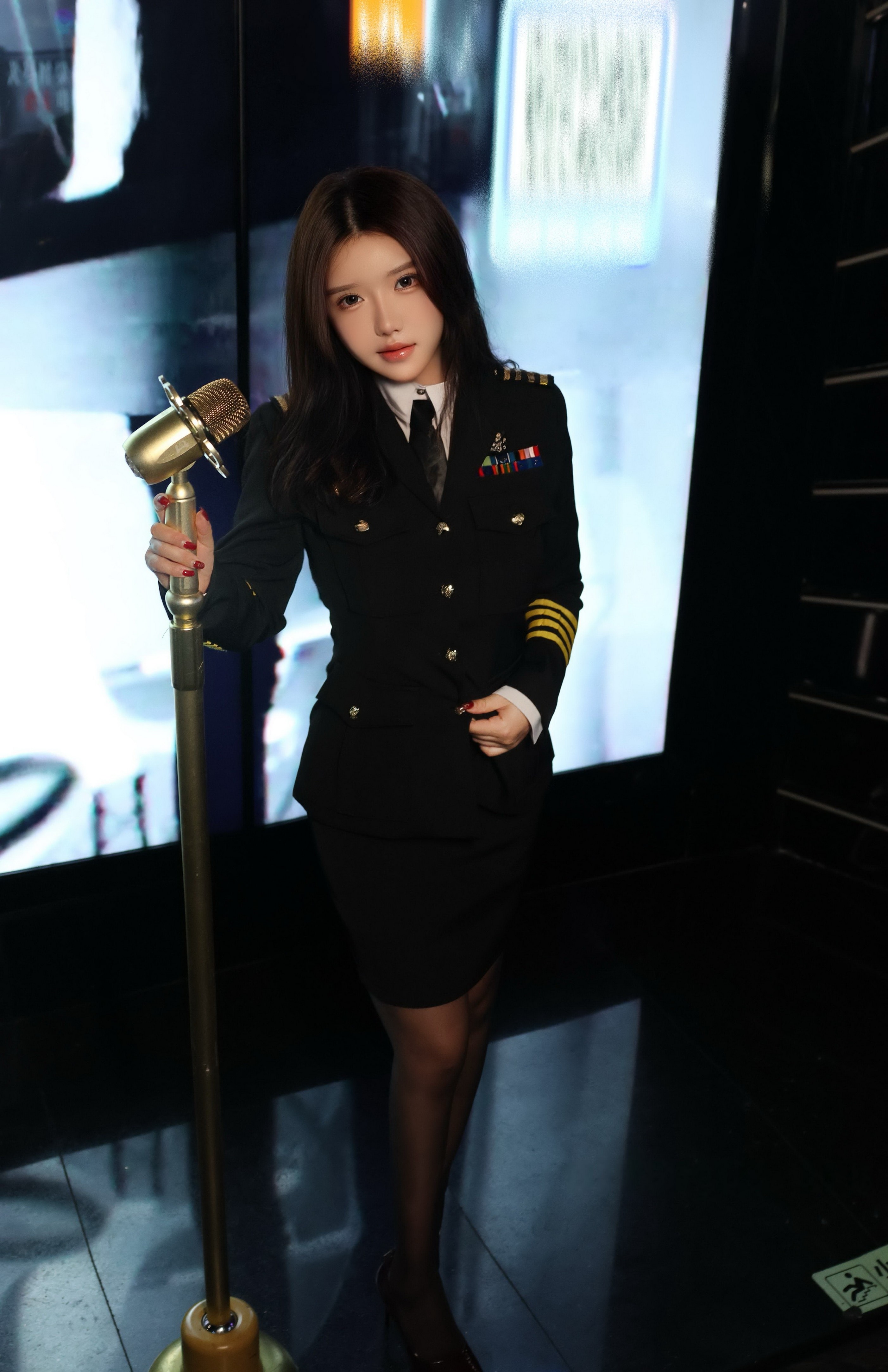 大奶姐姐玩游戏输了