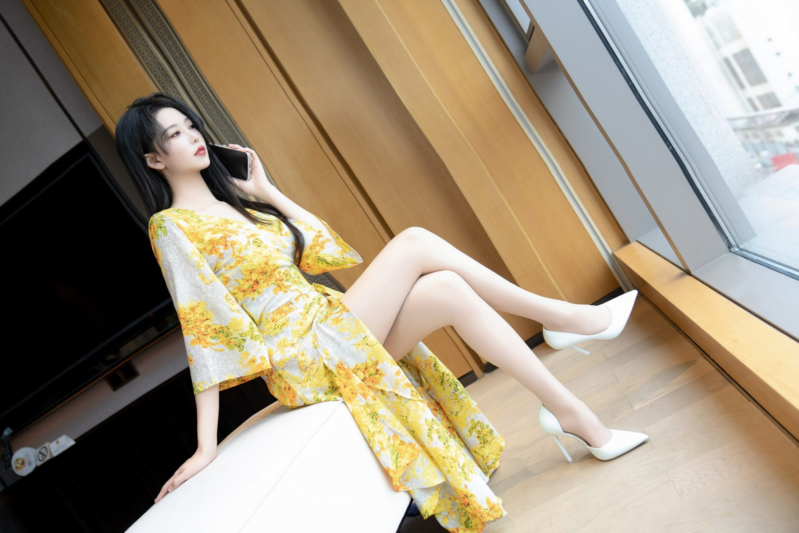 長腿女優深田詠羮