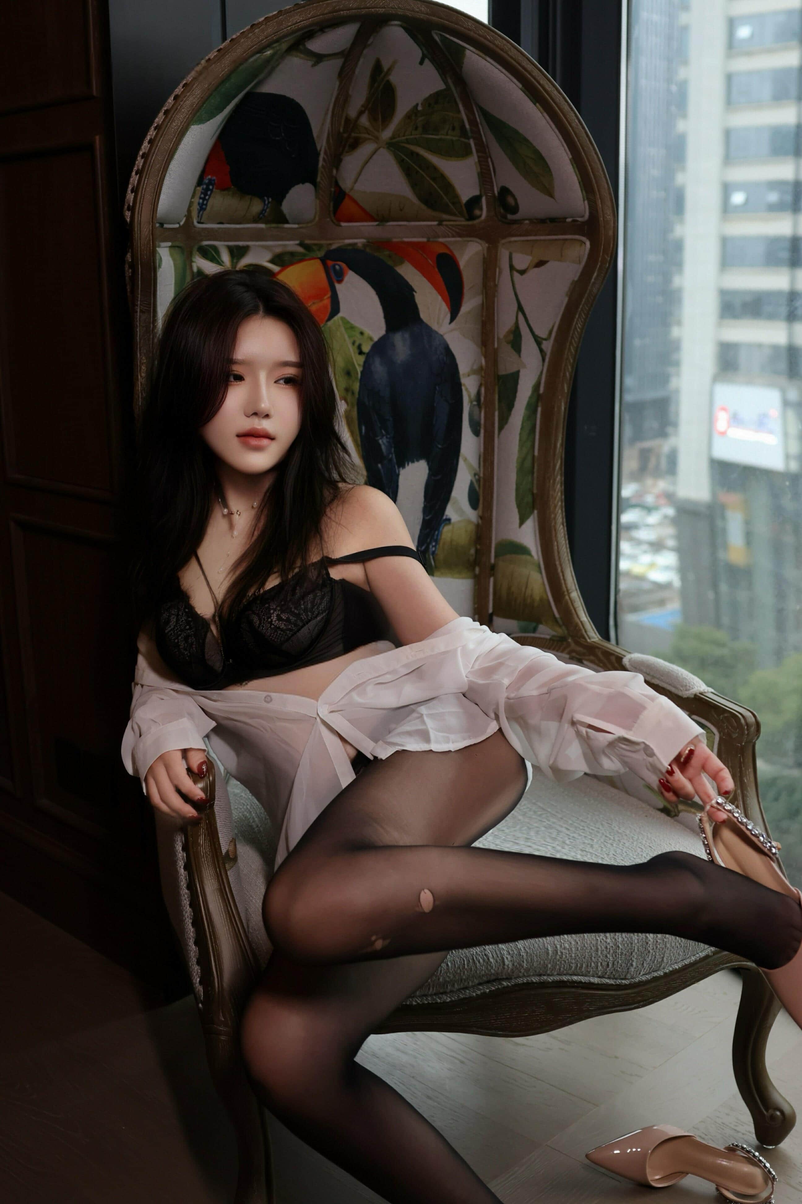 监禁女学生强奸