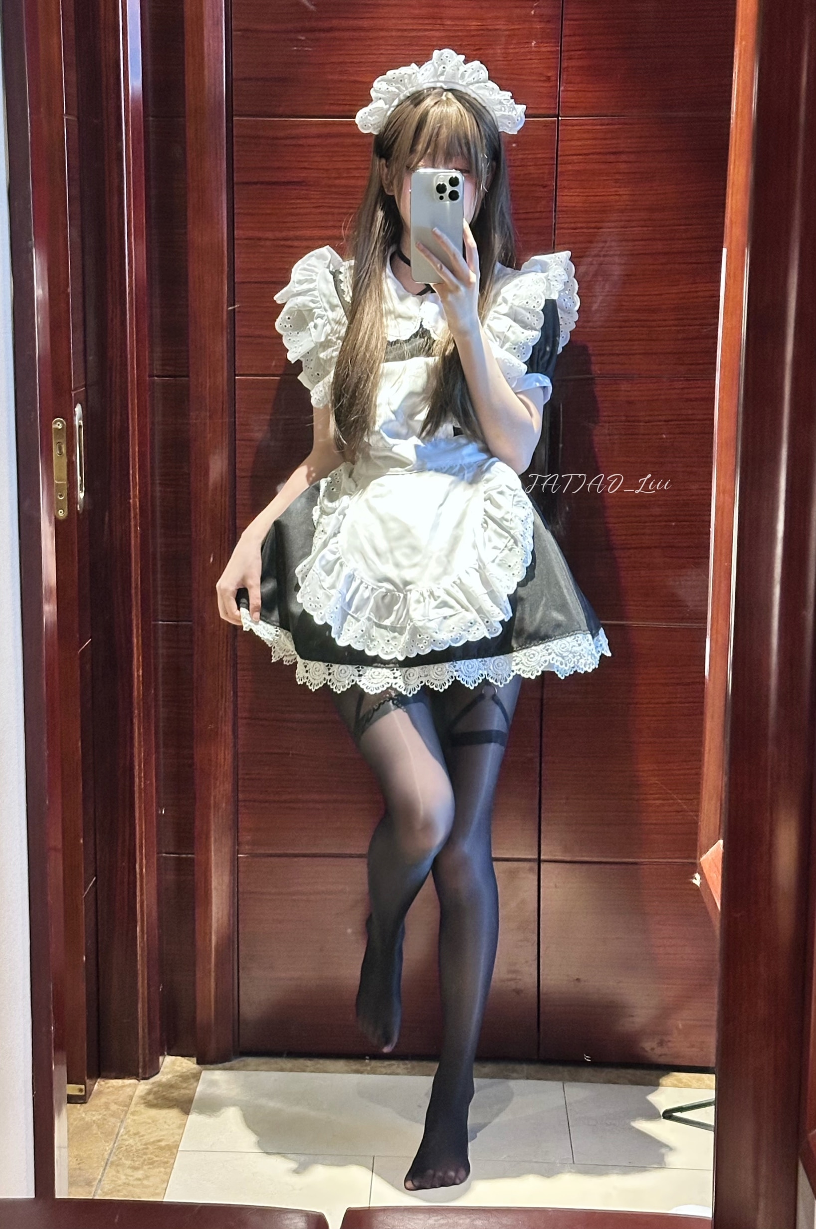 趁老婆没防备让男人轮奸她